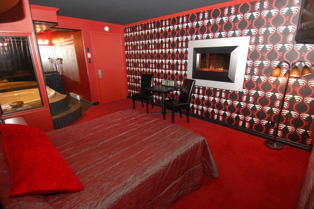 Motel Capri Et Suites Репантіньї Екстер'єр фото