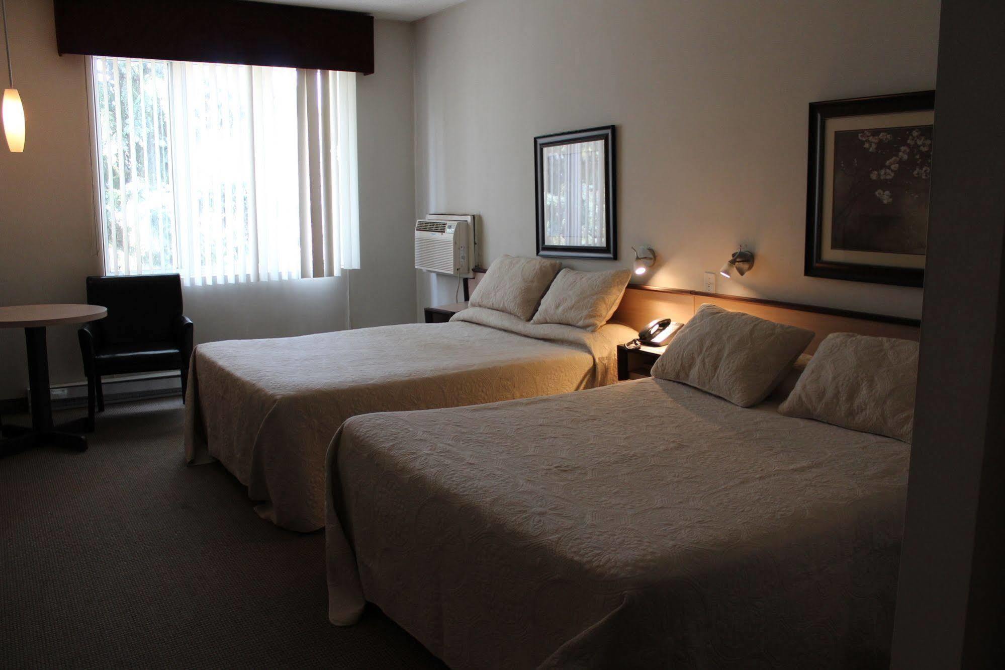 Motel Capri Et Suites Репантіньї Екстер'єр фото